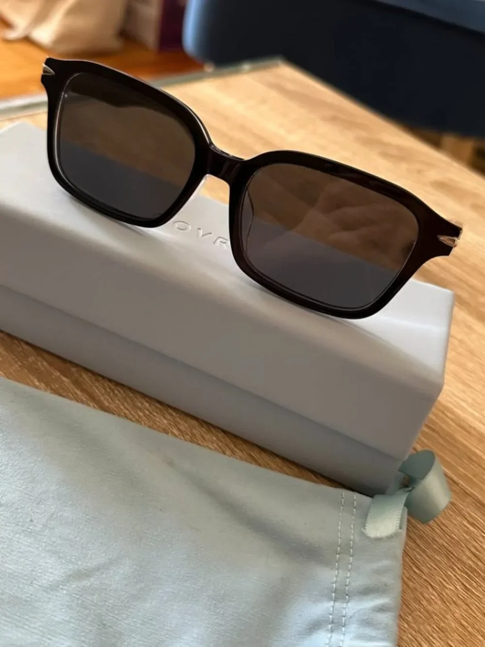 Covry Bella Black Sunglasses